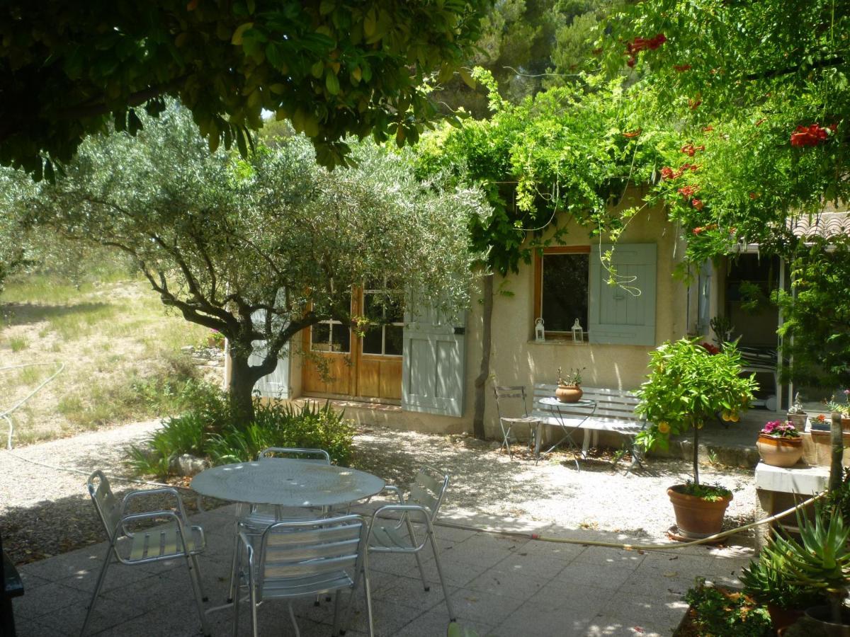 La Petite Maison Vaugines Exterior photo